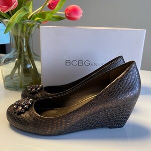 BCBG eneration wedges